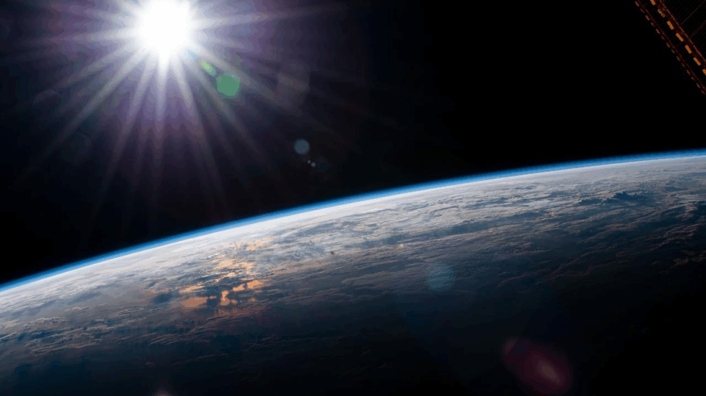 iss064e033237 (Feb. 15, 2021) --- An orbital sunrise is pictured from the International Space Station as it orbited 260 miles above the Pacific Ocean about 500 miles southwest of Mexico.
Date Created:2021-02-15